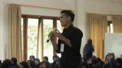 REVITALISASI EKONOMI SYARIAH UNTUK MENDORONG KEADILAN SOSIAL EKONOMI DI INDONESIA