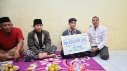 Mas Ipin Serahkan Santunan Jaminan Kecelakaan Kerja dan Beasiswa Korban Laka Laut di Kecamatan Munjungan Senilai 223 Juta