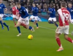 Arsenal Masih Bertengger Dipuncak Klasemen Premier League Setelah Menang 1-0 Lawan Everton