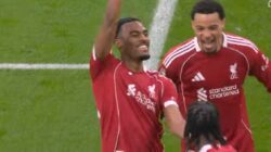 Premier League, Liverpool Menang Tipis 2-1 Lawan Tim Paling Buncit