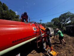 BPBD Trenggalek Kerahkan Alat Berat, Pembersihan Material Longsor Di Jalur Prigi-Bandung Campurdarat