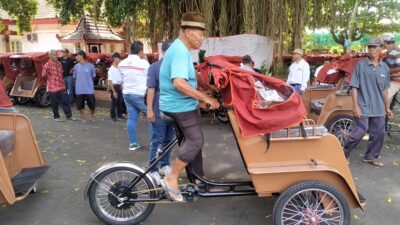 Usai Didata, Calon Penerima Bantuan Becak Listrik Latihan Mengemudi