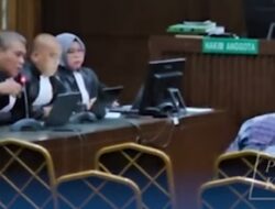 Ahok Tantang Jaksa Periksa BUMN dan Presiden