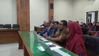 Ngurus Ijin Perpanjangan Apotik di Trenggalek Ribet, Puluhan Pengusaha Apotik Wadul ke Dewan