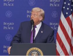 Trump Puji Prabowo dan Bilang Tak Berani Melawannya