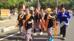 Peringati Hari Kartini, SDN 2 Surodakan Gelar Pawai dan Kartini Run