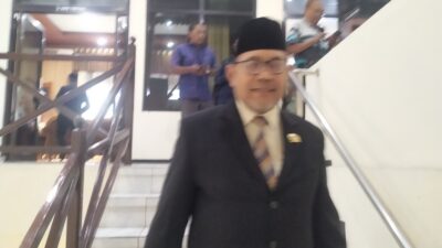 Komarudin Resmi Dilantik Anggota DPRD Kabupaten Trenggalek