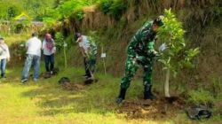 Peringati Mayday, Pemkab Trenggalek Tanam Ribuan Pohon