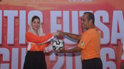 Novita Hardini Buka Turnamen Futsal 2026 di GOR Gajah Putih Trenggalek