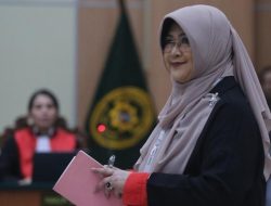 Dokter Tifa Ungkap 12 Tahun Jokowi Jadi Pejabat.?