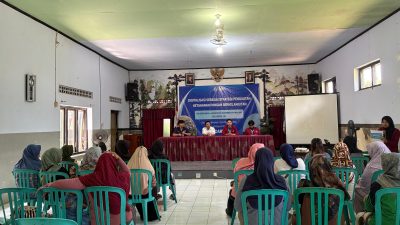 Edukasi Bahaya Pinjaman Online dan Sosialisasi Digitalisasi QRIS bagi Masyarakat Desa Darungan